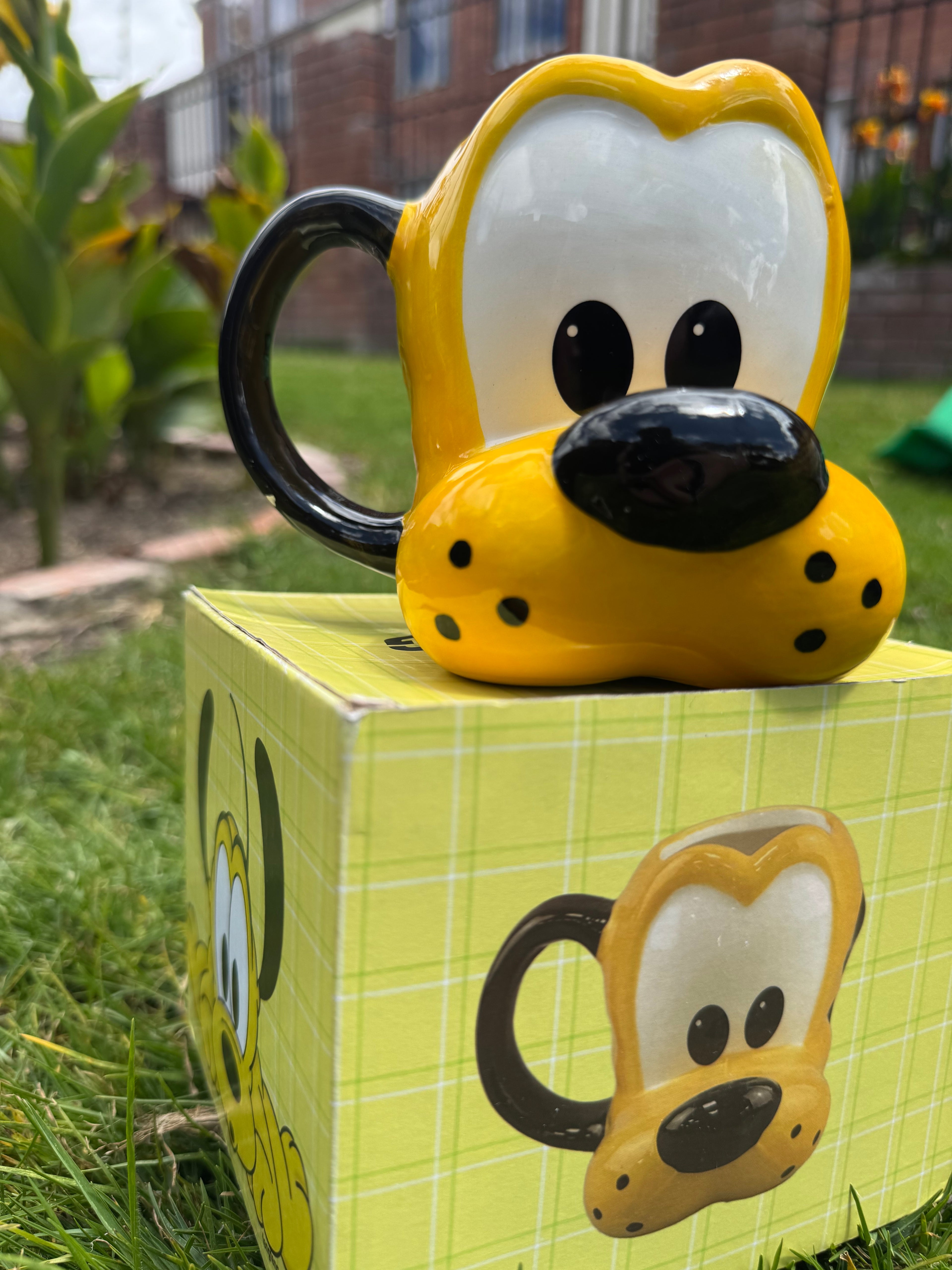 Pluto Clásico